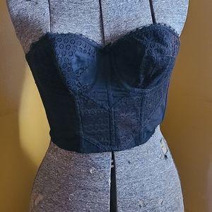 Vintage Bali snowflake bra with center bow.